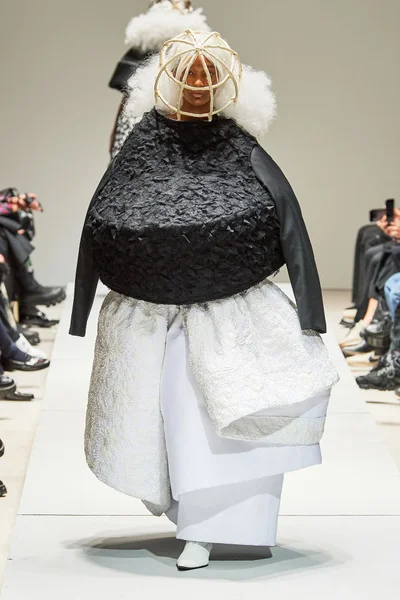 Look 8